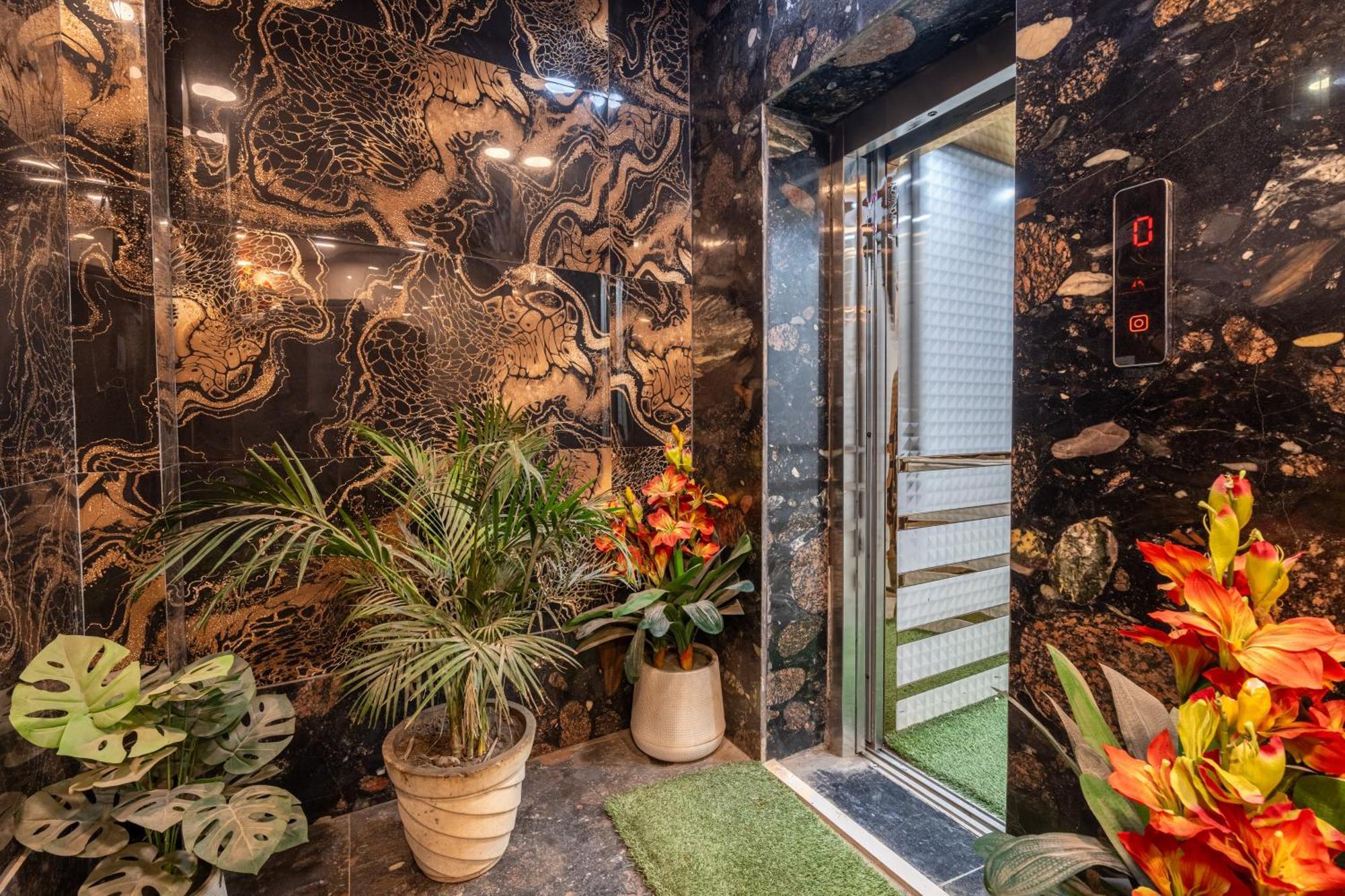 Homlee-Vintage 2Bhk-Ndls-Lift-Bharat Mandapam Apartment New Delhi Exterior photo